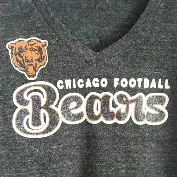 Women's V-neck Chicago Bears T shirt by NFL Team Apparel. Sz Lg. - Picture 2 of 4